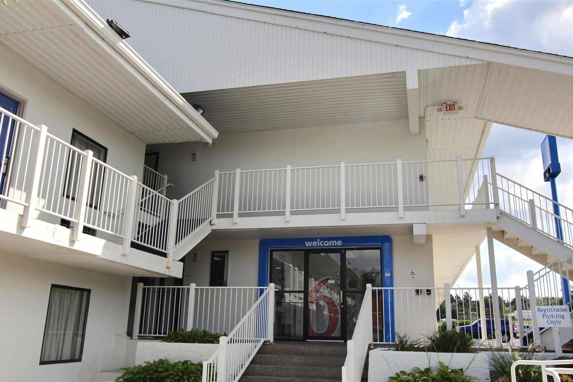 Motel 6-Middleburg Heights, OH - Cleveland Exterior foto