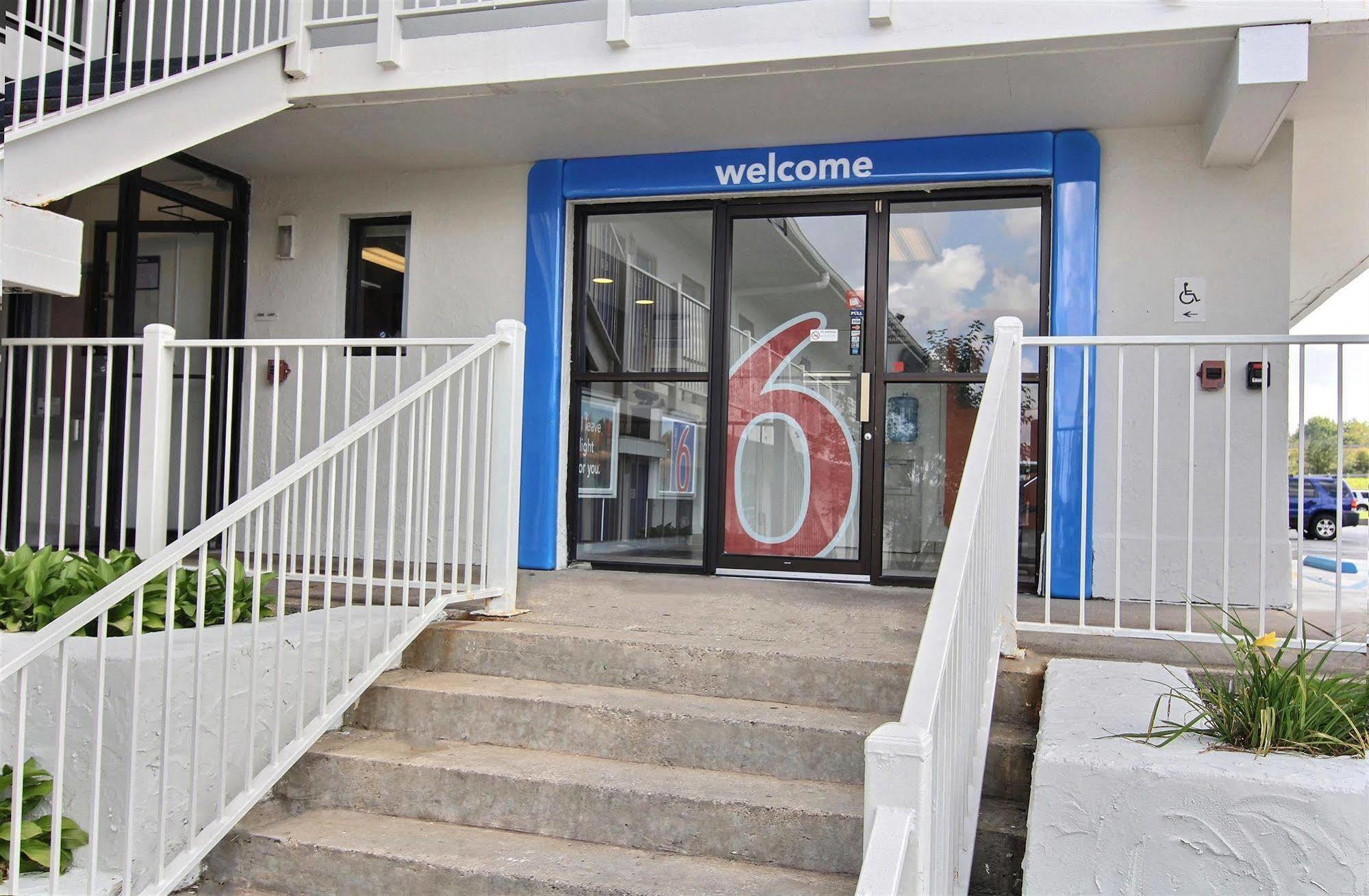 Motel 6-Middleburg Heights, OH - Cleveland Exterior foto